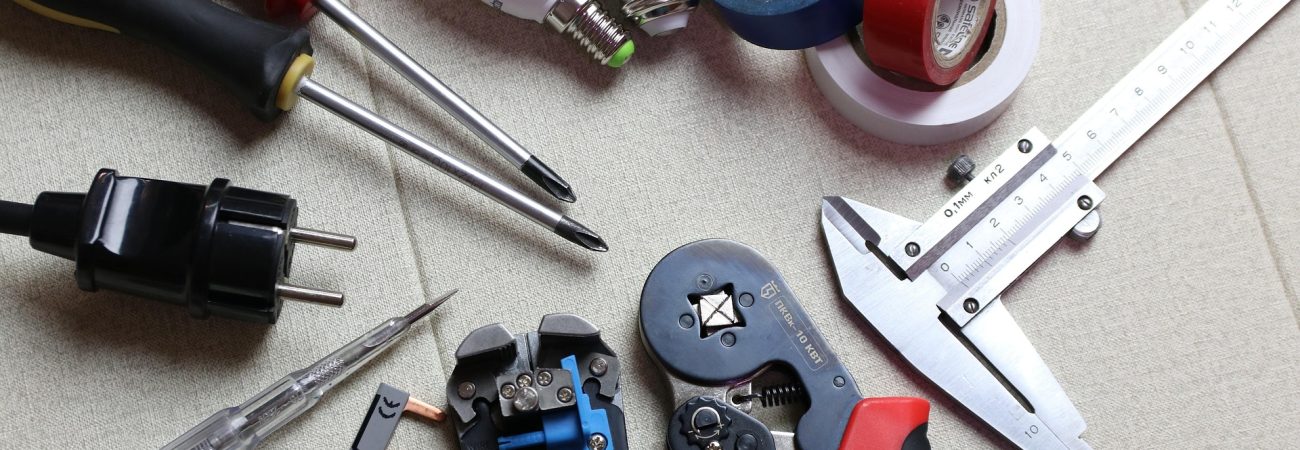 electrician-3273340_1920